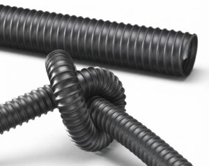 Tubi flessibili neri intrecciati, utilizzabili in applicazioni industriali